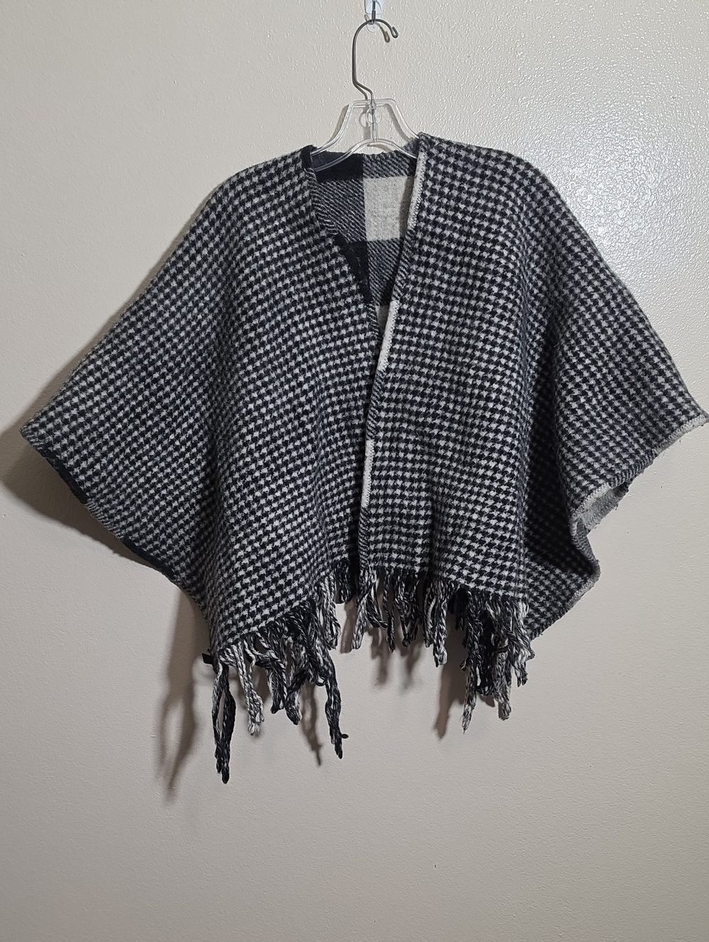 Buffalo Check Houndstooth Fringe Reversable  Poncho - Women's Jacket & Coat, OS